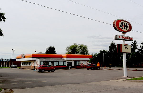 A&W Restaurant - Mason - 628 N Cedar St